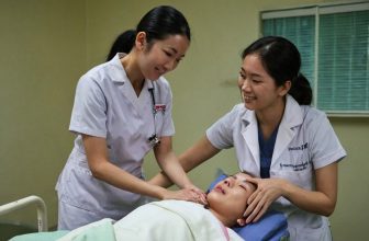 Practical visual for Is a diploma in nursing in Singapore a suitable first nursing qualification